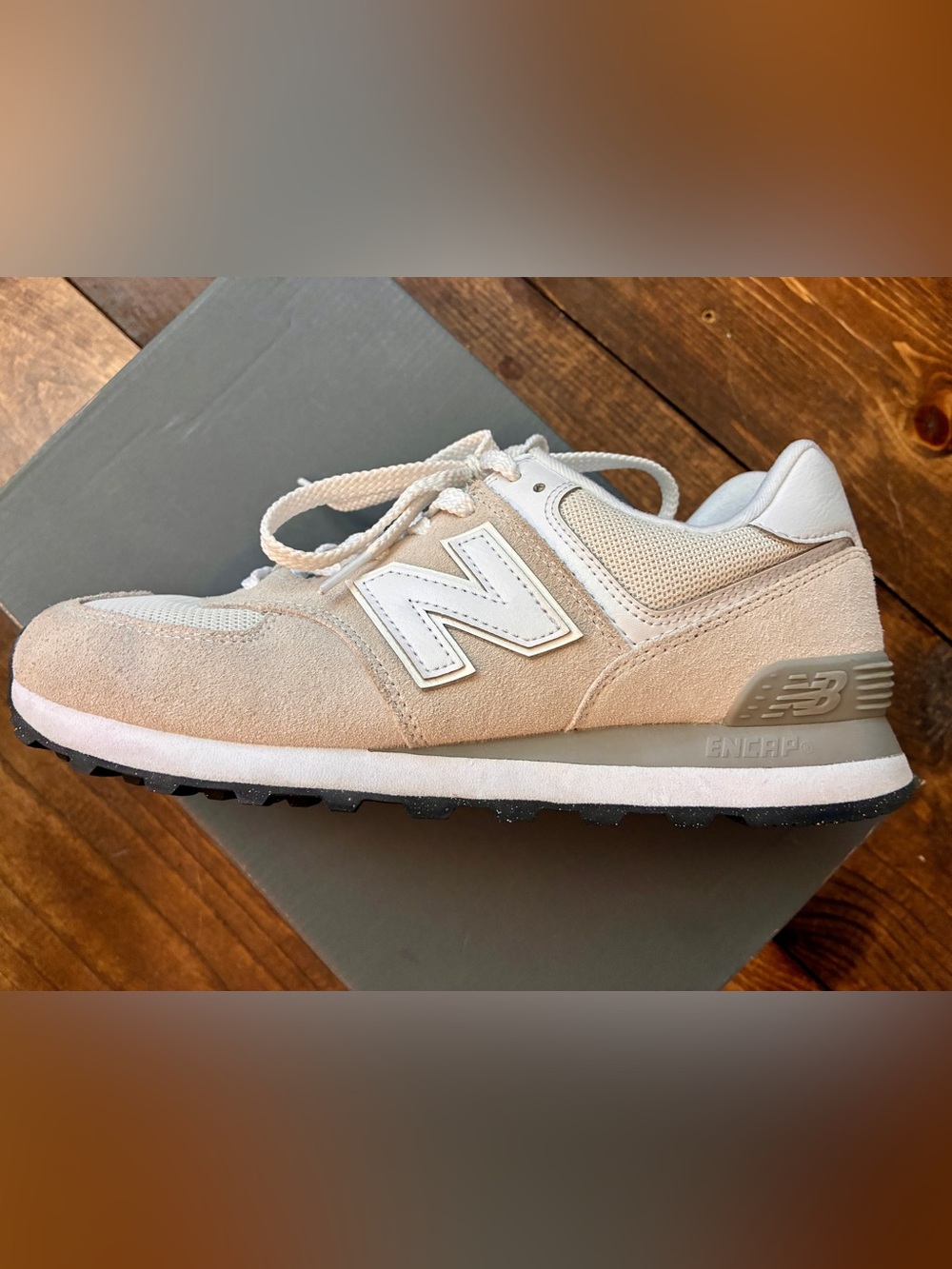 Women’s New Balance 574, Size 10